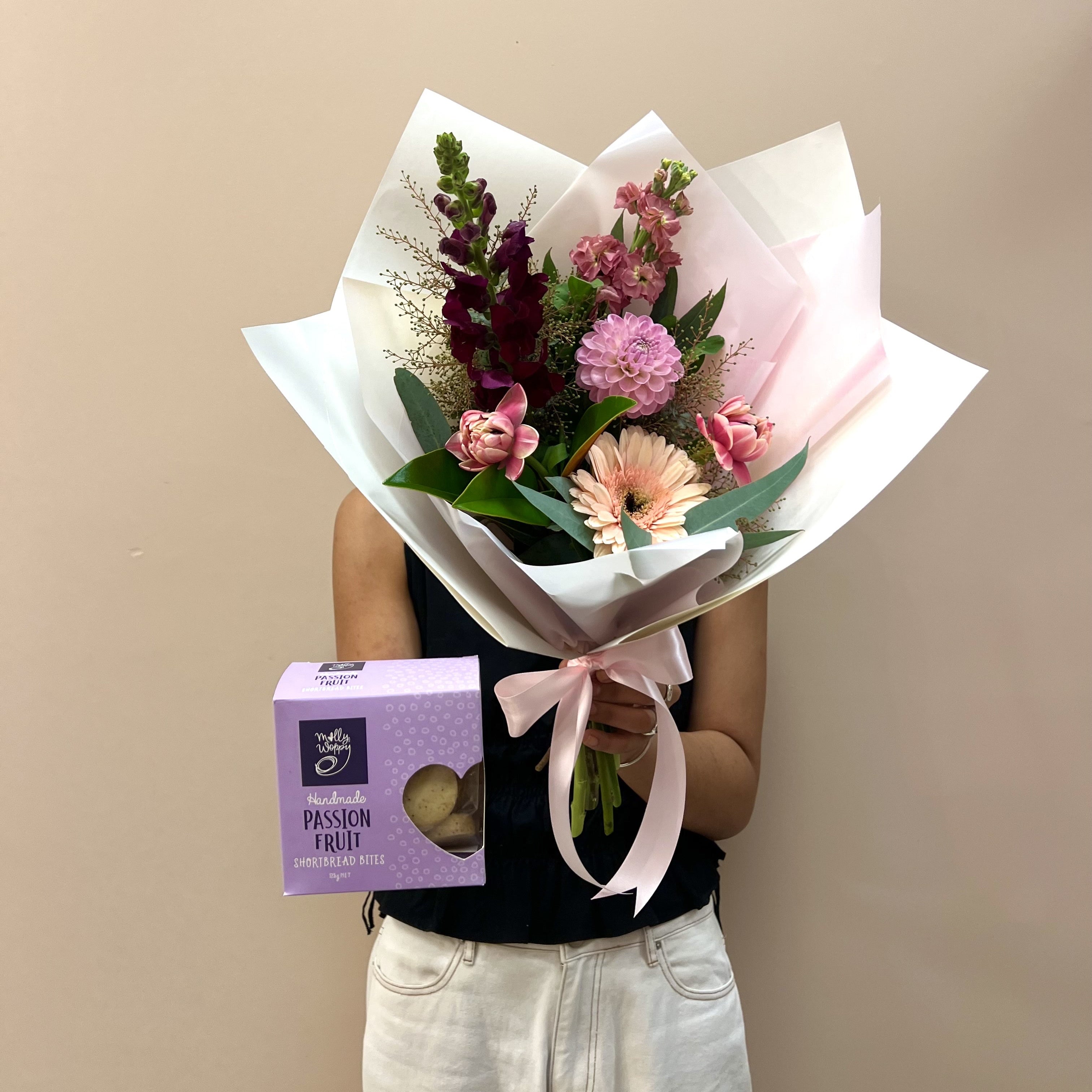 Our Mother’s Day Posy & Cookie Combo