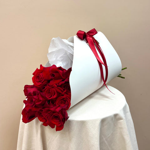 A Dozen Colombian Roses Carry Bag