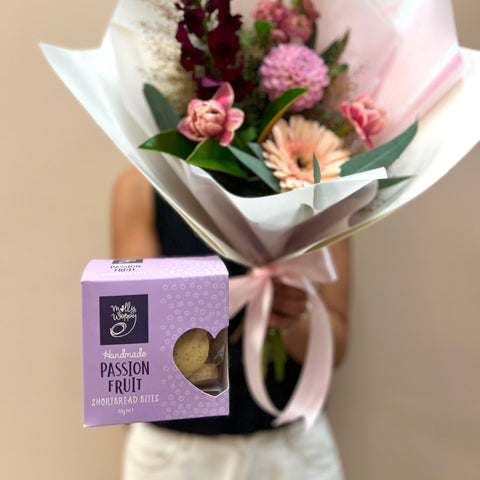 Our Mother’s Day Posy & Cookie Combo