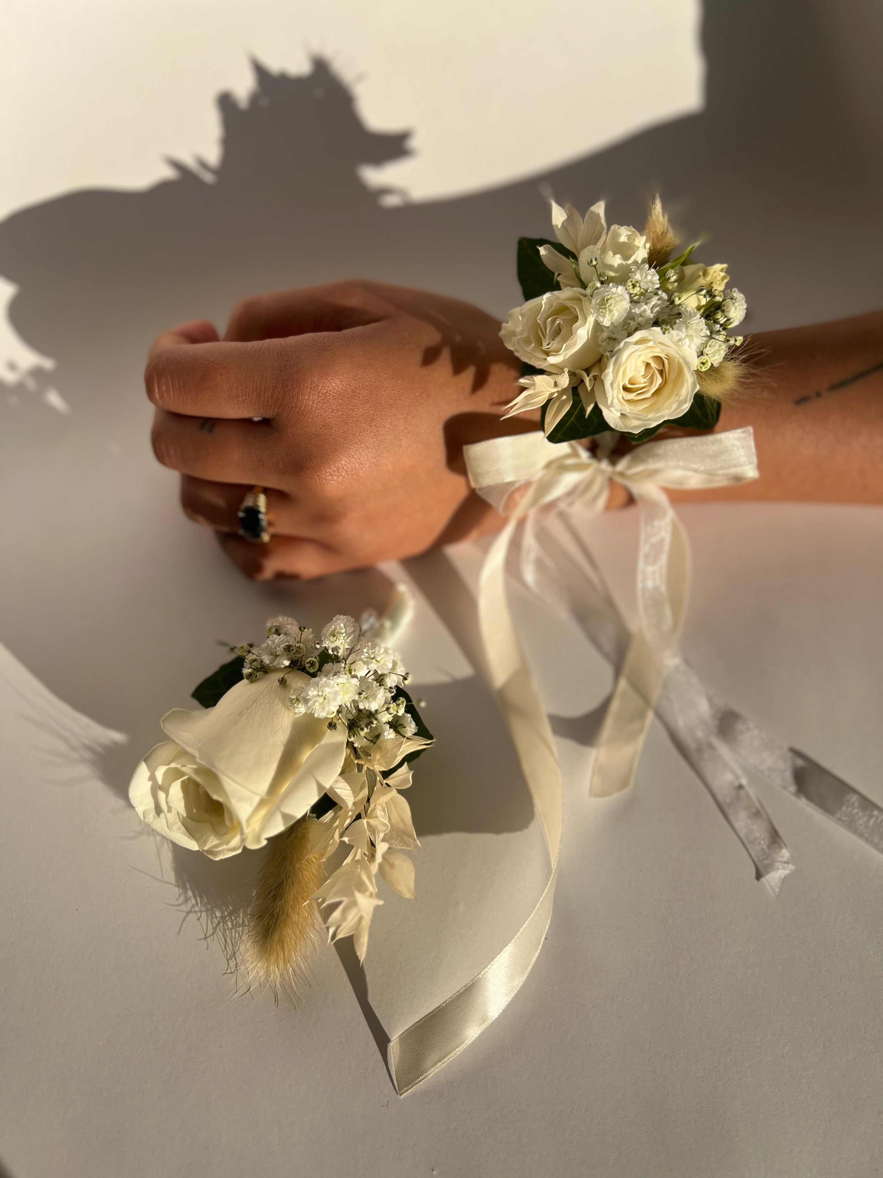 Buttonholes and corsages deals